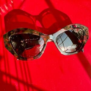 Prada Women's cat-eye tortoiseshell sunglasses w/ case & box PR 07YS Symbole